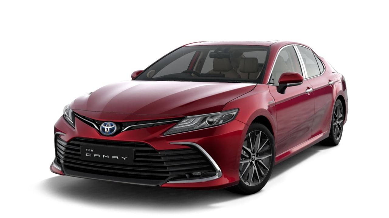 Toyota Camry: জ্বালানির খরচ কমাবে এই গাড়ি