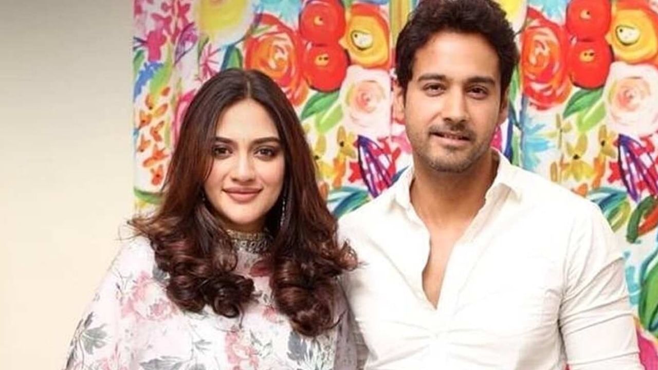 Nusrat Jahan Yash Dasgupta News: যে নীল বাতির গাড়ি থেকে নামলেন যশ, তা কার?