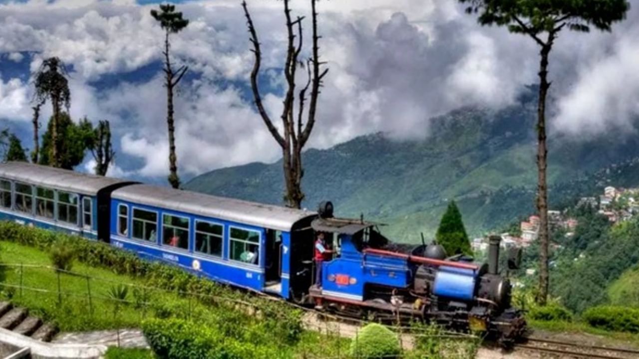 Darjeeling Toy Train: বন্ধ দার্জিলিং টয় ট্রেন