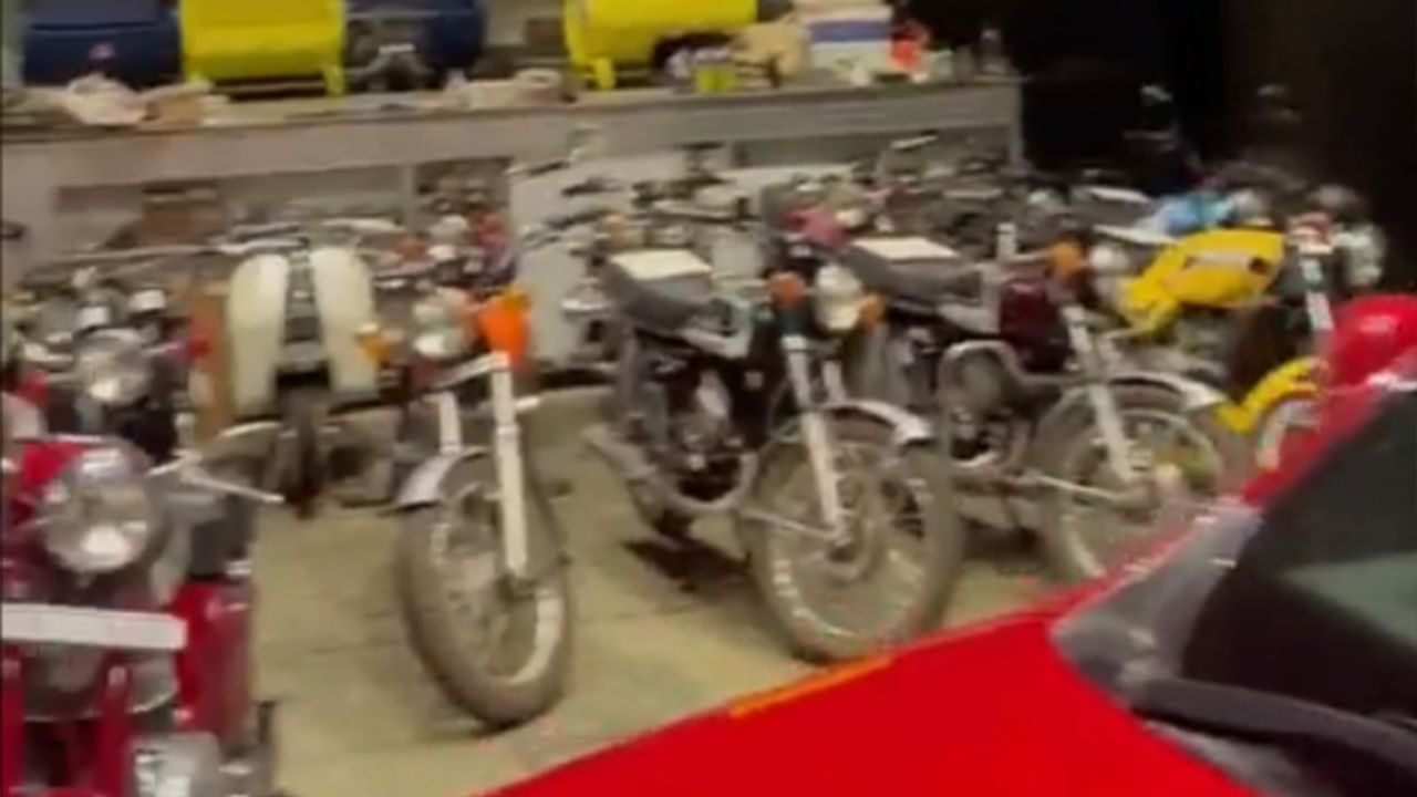 MS Dhoni Bike Collection: মাহির ৫০টি বাইক, দেখেছেন? MS Dhoni Bike Collection: মাহির ৫০টি বাইক, দেখেছেন?