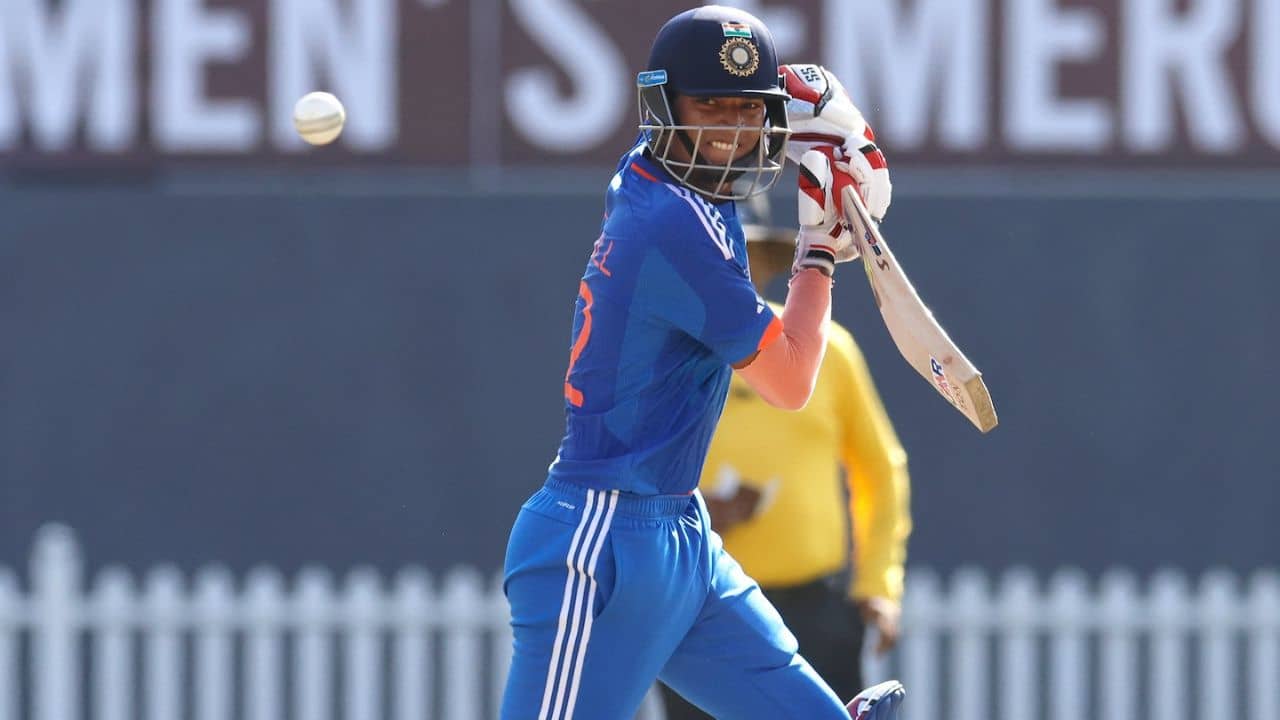 IND vs BAN, Semi Final: ক্যাপ্টেনের অনবদ্য ইনিংস, আউট বিতর্ক; বাংলাদেশকে ২১২ রানের লক্ষ্য দিল ভারত