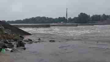 Atraye River: বিপদের নাম নদী বাঁধ, শাসকদলের নেতারা যেতেই ফুঁসে উঠলেন এলাকার লোকজন