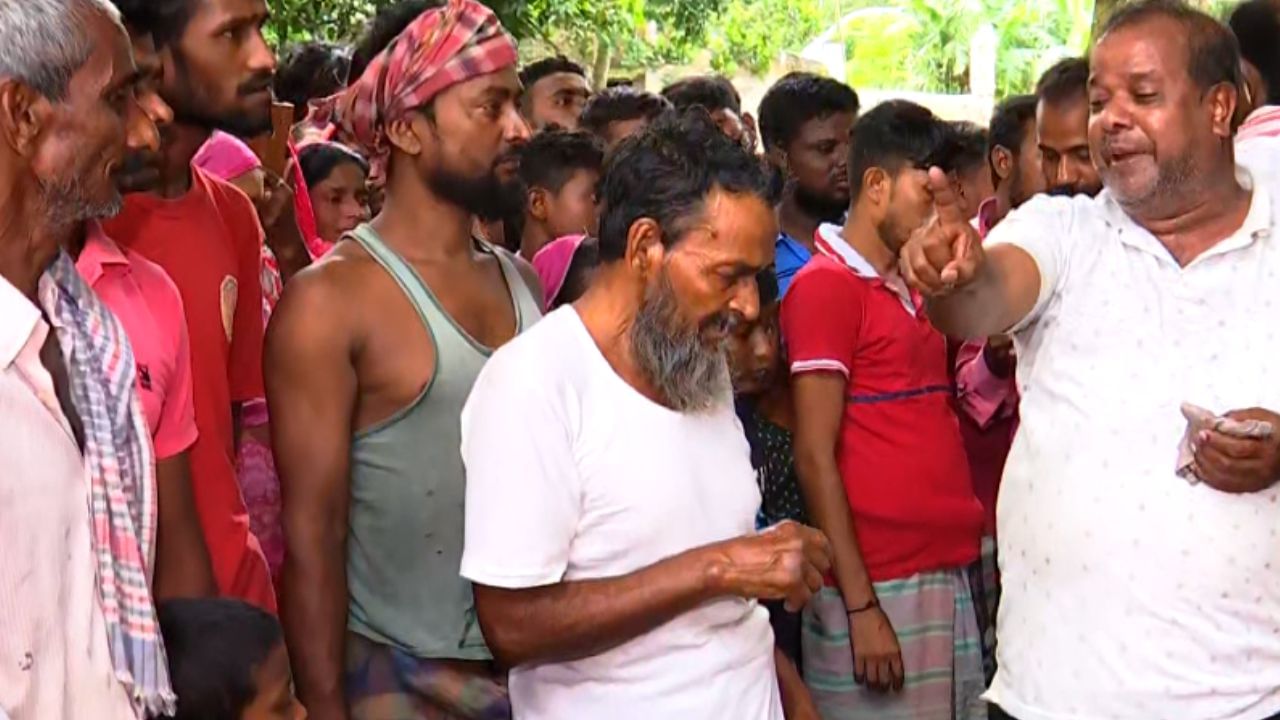 Bhangar ISF: 'এভাবে চলে গেলি বাপ?', ISF কর্মীর মৃতদেহের সামনে দাঁড়িয়ে অপলক হতভাগ্য বাবা