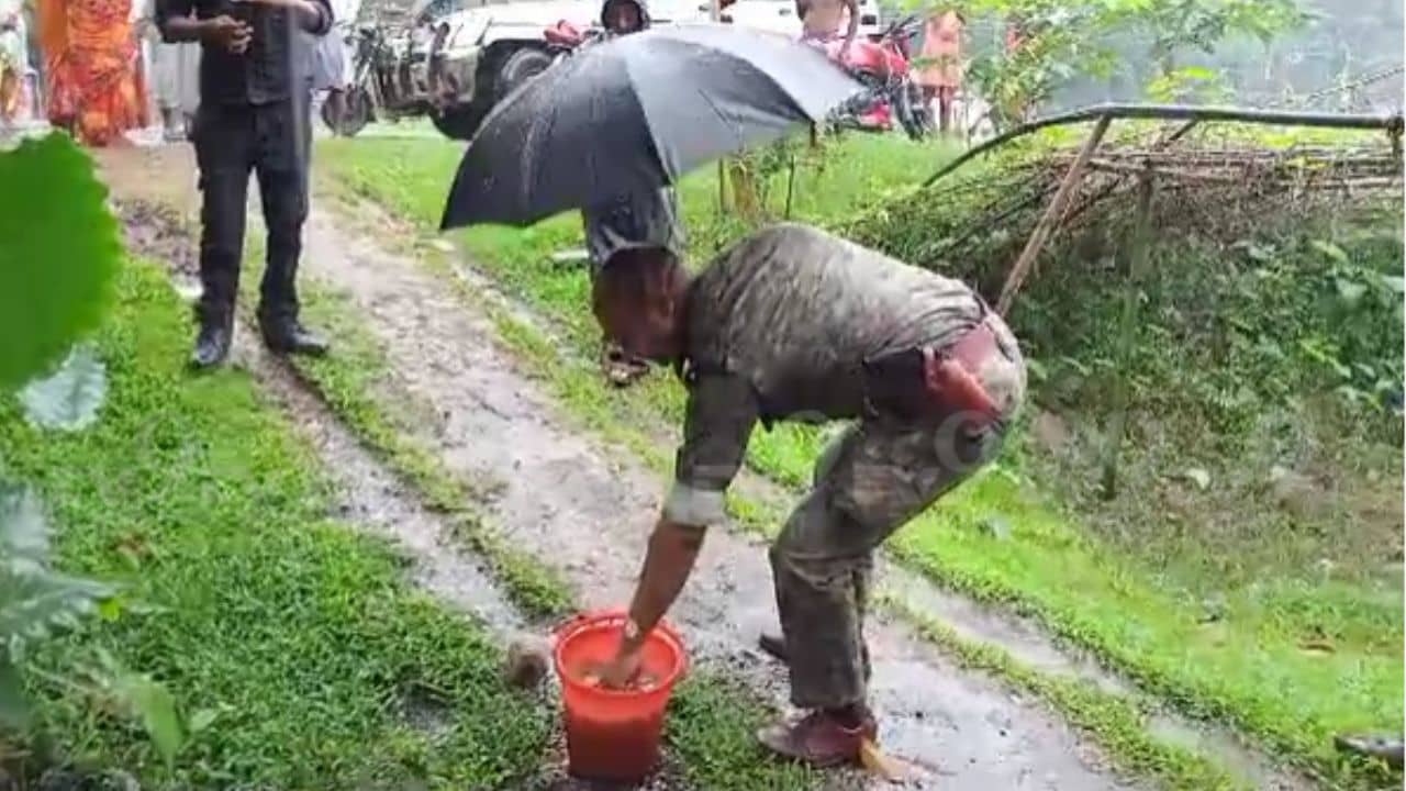 Panchayat Elections 2023: বিজেপি প্রার্থীর দুয়ারে বোমা, তৃণমূল বলছে সহানুভূতির নাটক