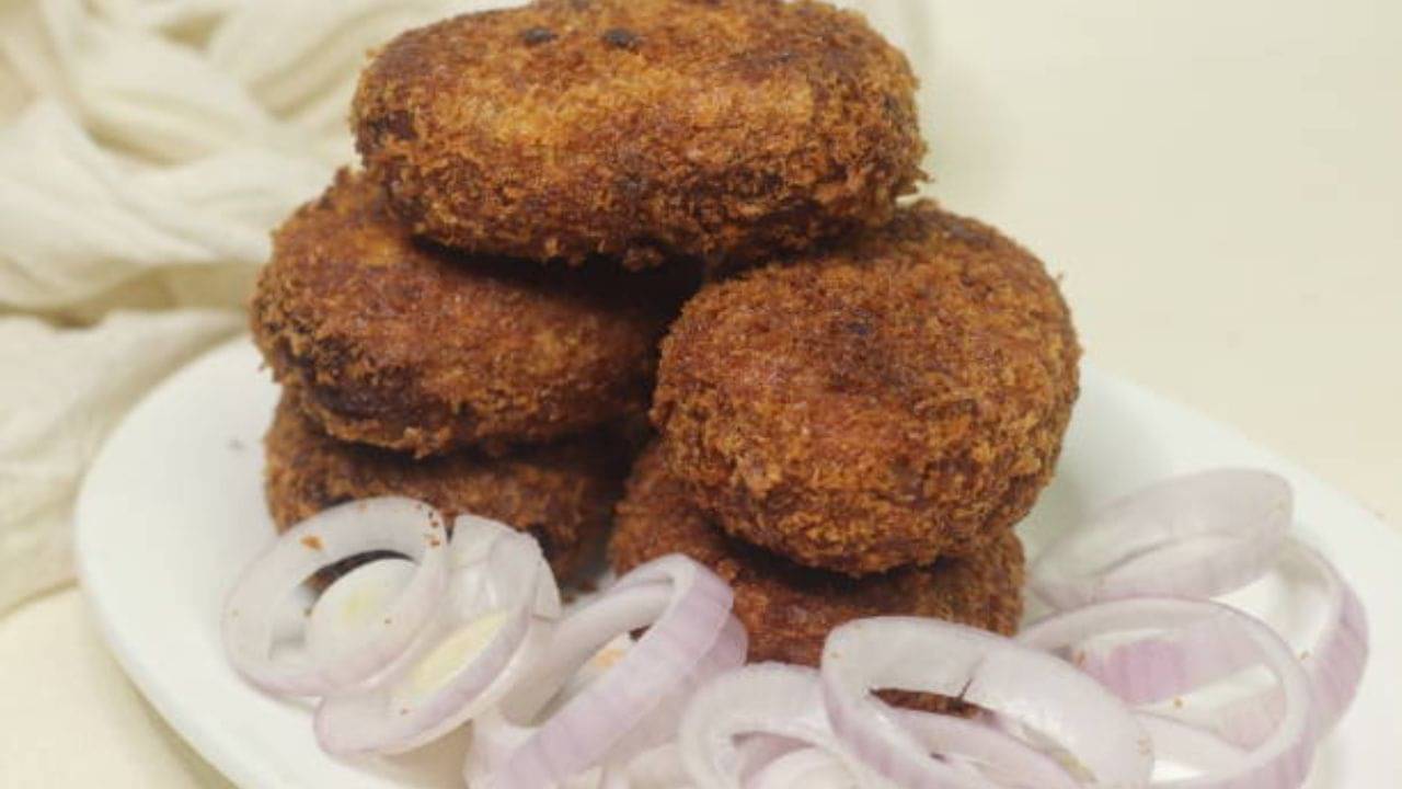 Dimer Chop: সপ্তাহের ফাঁকে কাজে মন বসাতে ডেভিল নয়, বাড়িতেই বানিয়ে নিন দোকানের মত ডিমের চপ