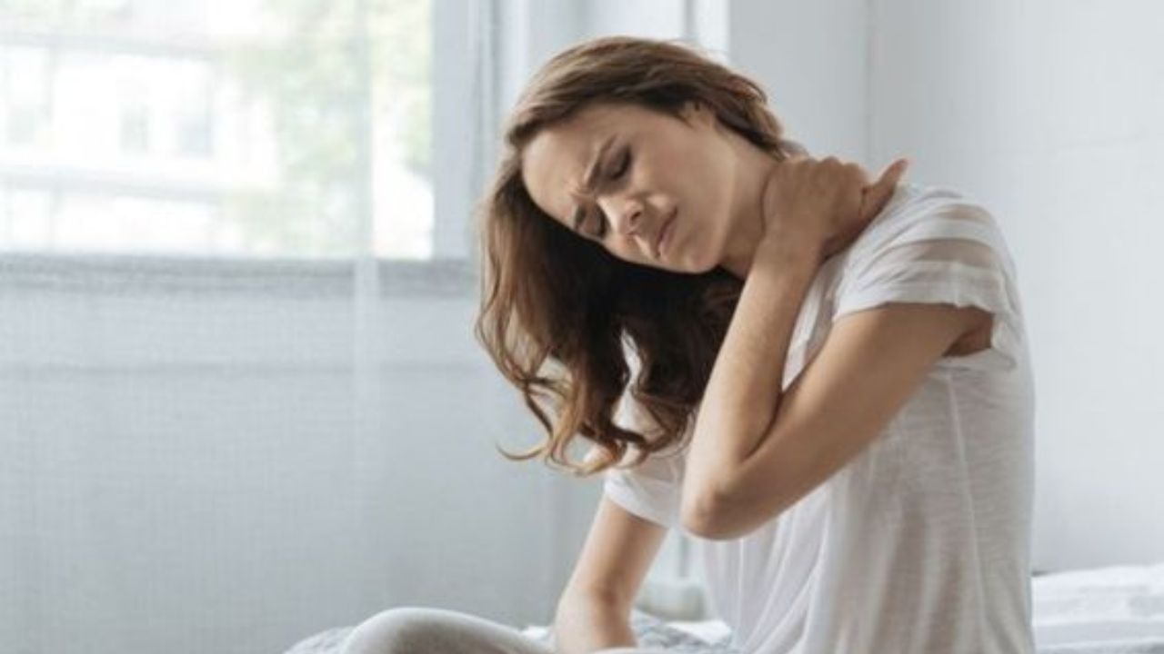 Chronic Inflammation: সারাবছর গায়ে হাত পায়ে তীব্র ব্যথা? উধাও হবে মানলে এই নিয়ম Chronic Inflammation: সারাবছর গায়ে হাত পায়ে তীব্র ব্যথা? উধাও হবে মানলে এই নিয়ম