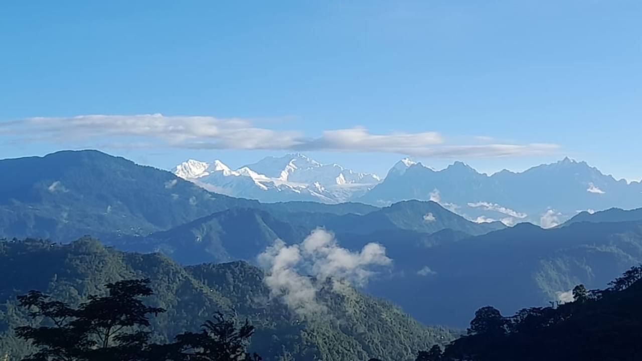 Weather Update: প্রায় ২ মাস পর কাঞ্চনজঙ্ঘার অপরূপ দৃশ্যের সাক্ষী উত্তরবঙ্গবাসী