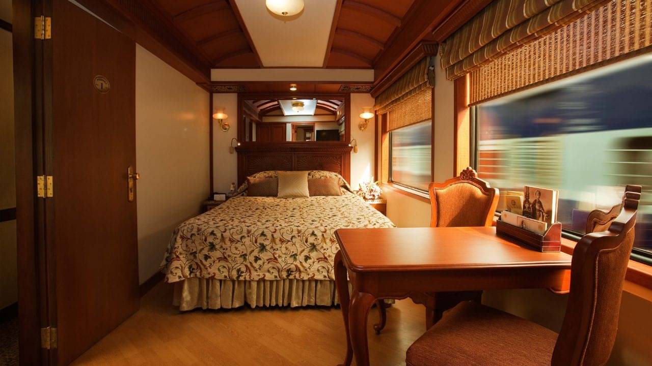 Indias most luxurious train: ট্রেন সফরে চুমুক দিতে পারবেন প্রিয় ককটেলে, ভারতের সবচেয়ে বিলাসবহুল ট্রেনের ভাড়া কত জানেন?