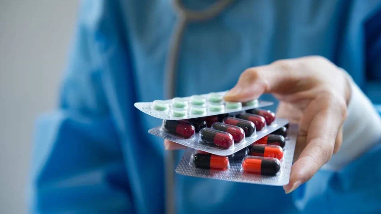 প্রেসক্রিপশন ছাড়া মিলবে না ওষুধ, ডেঙ্গির প্রকোপ বৃদ্ধির মধ্যে কঠোর সরকার