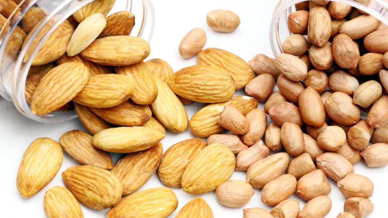 PeanutAlmond সকালে উঠে ভেজানো আমন্ড খান? সঙ্গে থাকুক চিনাবাদামও