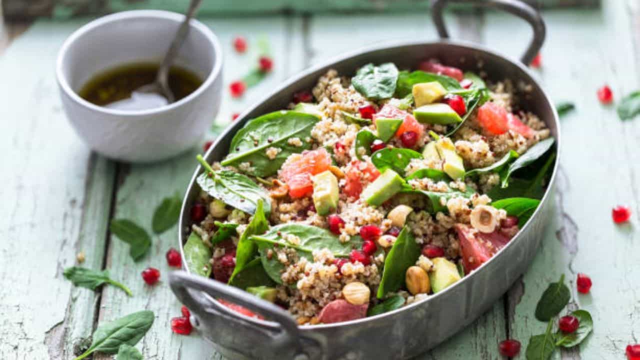 Quinoa: এই টিপস মেনে কিনোয়া বানালে খেতেও হবে সুস্বাদু আর ওজন কমবে দু'দিনে Quinoa: এই টিপস মেনে কিনোয়া বানালে খেতেও হবে সুস্বাদু আর ওজন কমবে দু'দিনে