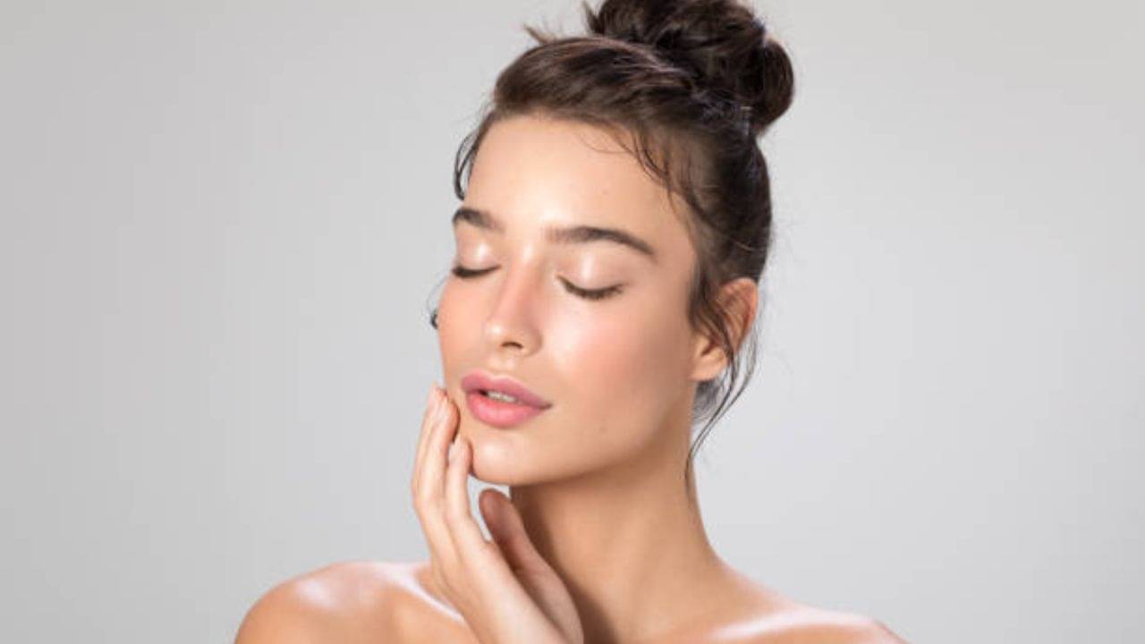 Glowing Skin: ঘুম না হওয়ায় মুখ ম্লান দেখাচ্ছে? এই ৫ ধাপে ফিরিয়ে আনুন ত্বকের জেল্লা