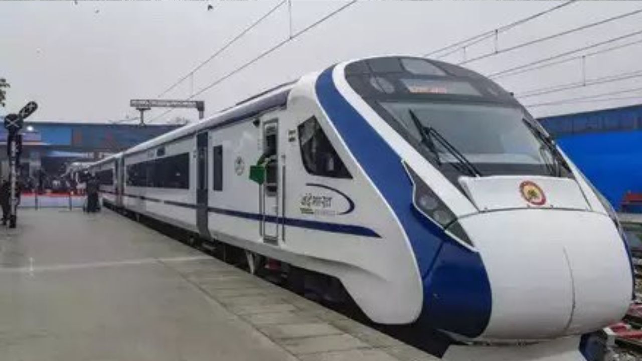 Stone Pelted at Vande Bharat Express: আবারও হামলার মুখে বন্দে ভারত এক্সপ্রেস, ভাঙল একাধিক কামরার কাচ