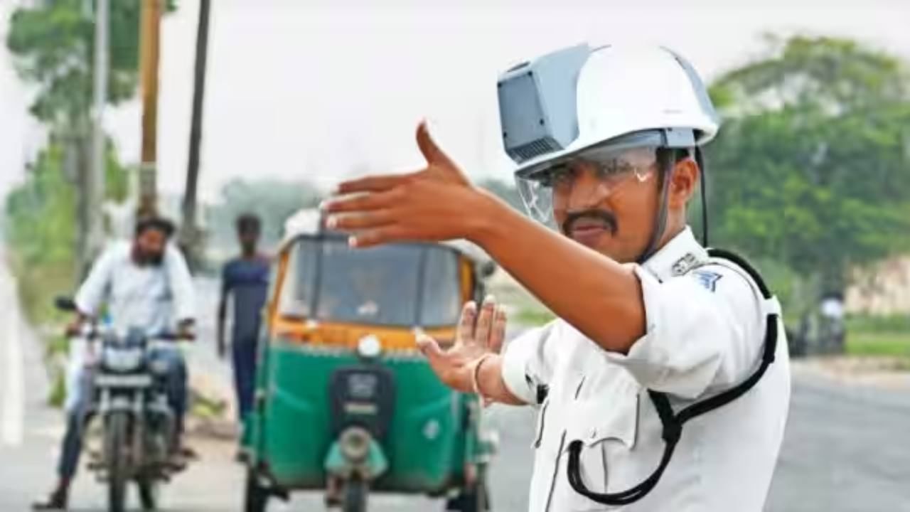 AC Helmet: ট্রাফিক পুলিশের মাথায় এবার 'এসি হেলমেট', চাঁদি ফাটা রোদে ঠান্ডা রাখবে মাথা