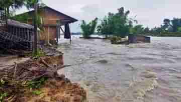 Assam Flood: ৮ হাজার একর চাষের জমি জলের তলায়, জলে ডুবে গ্রামের পর গ্রাম