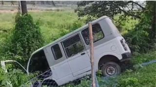 Bus Accident: কোলের বাচ্চা নিয়ে পড়লেন তরুণী, শালতোড়ায় বাস উল্টে কারও ফাটল মাথা, কারও ভাঙল হাত