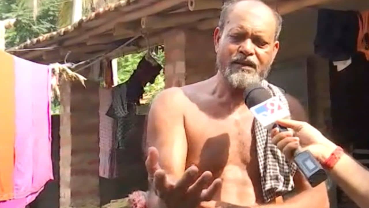 Barasat Blast: কাপড় কাচছিলাম, হঠাৎ হাতের কব্জি এসে পড়ল, ভাবুন কী অবস্থা হয়, ভয়ঙ্কর অভিজ্ঞতা শোনালেন এলাকাবাসী