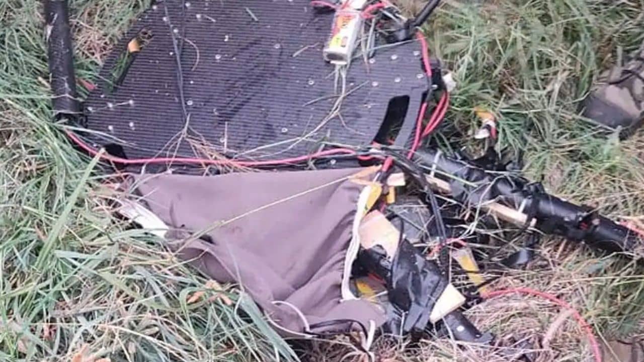 Drone recover: রাজস্থানে পাকিস্তান সীমান্তের কাছ থেকে উদ্ধার ভাঙা ড্রোন, চাঞ্চল্য