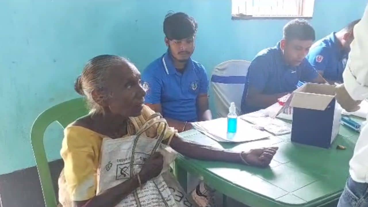 Jhargram Police: তেরো বছর আগে রক্তাক্ত হয়েছিল, সেই শিলদাতেই সুস্বাস্থ্য মিশন পুলিশের