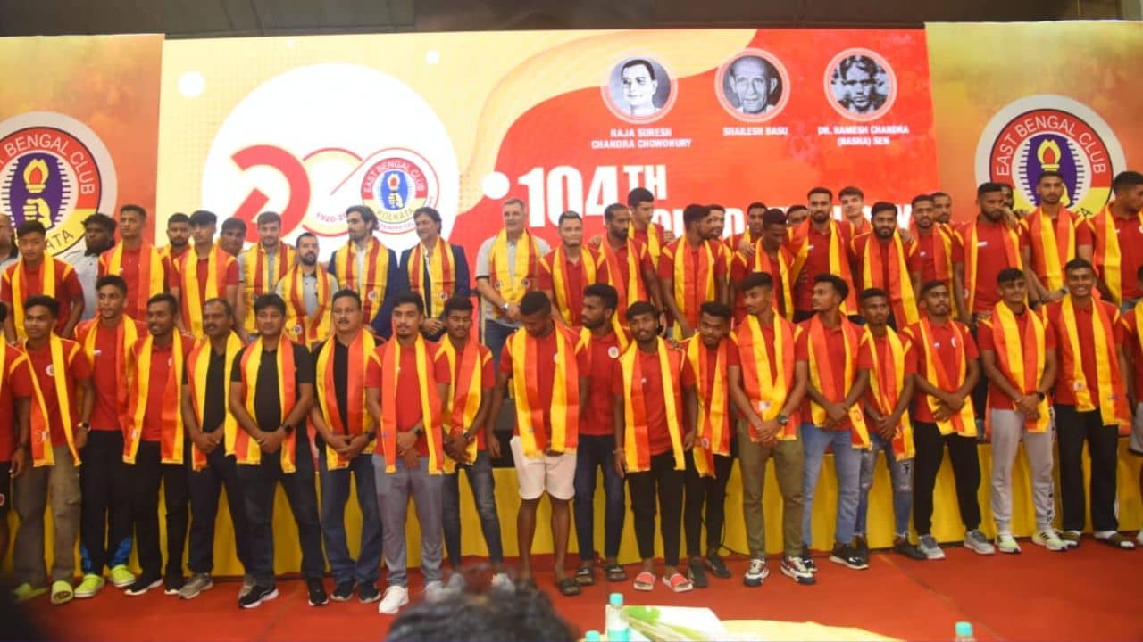 East Bengal Day: ইস্টবেঙ্গলের প্রতিষ্ঠা দিবসে মঞ্চে যেন টিম গেম
