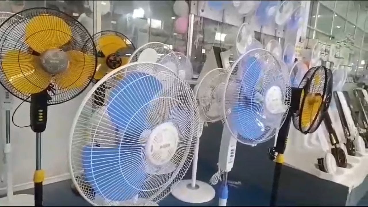 Electric Fan সারাদিন বন বন করে ঘুরলেও চিন্তা থাকবে না বিল নিয়ে