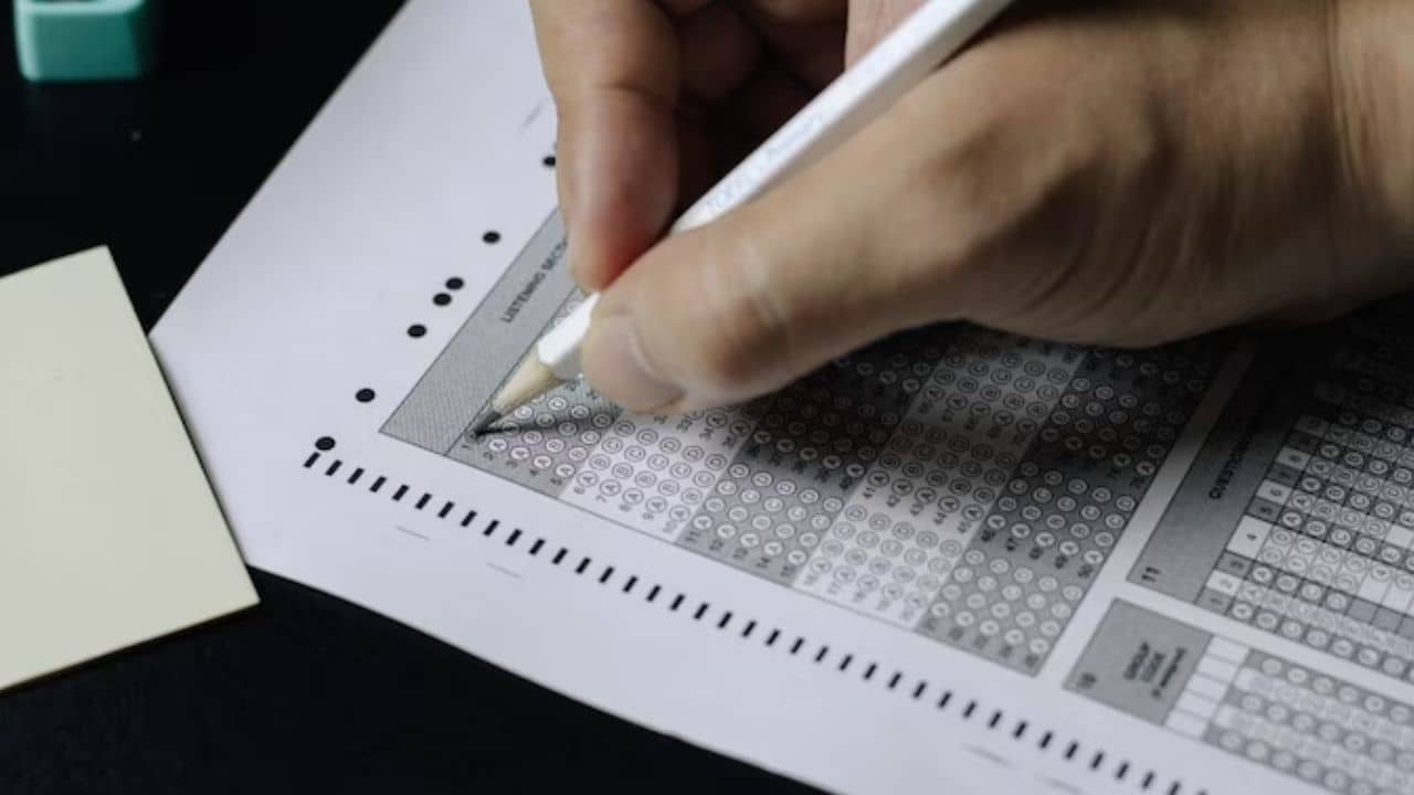 UPSC Recruitment 2023: শিক্ষকতা করতে চান? কেন্দ্রীয় সরকার দিচ্ছে সুযোগ, এখনই আবেদন করুন