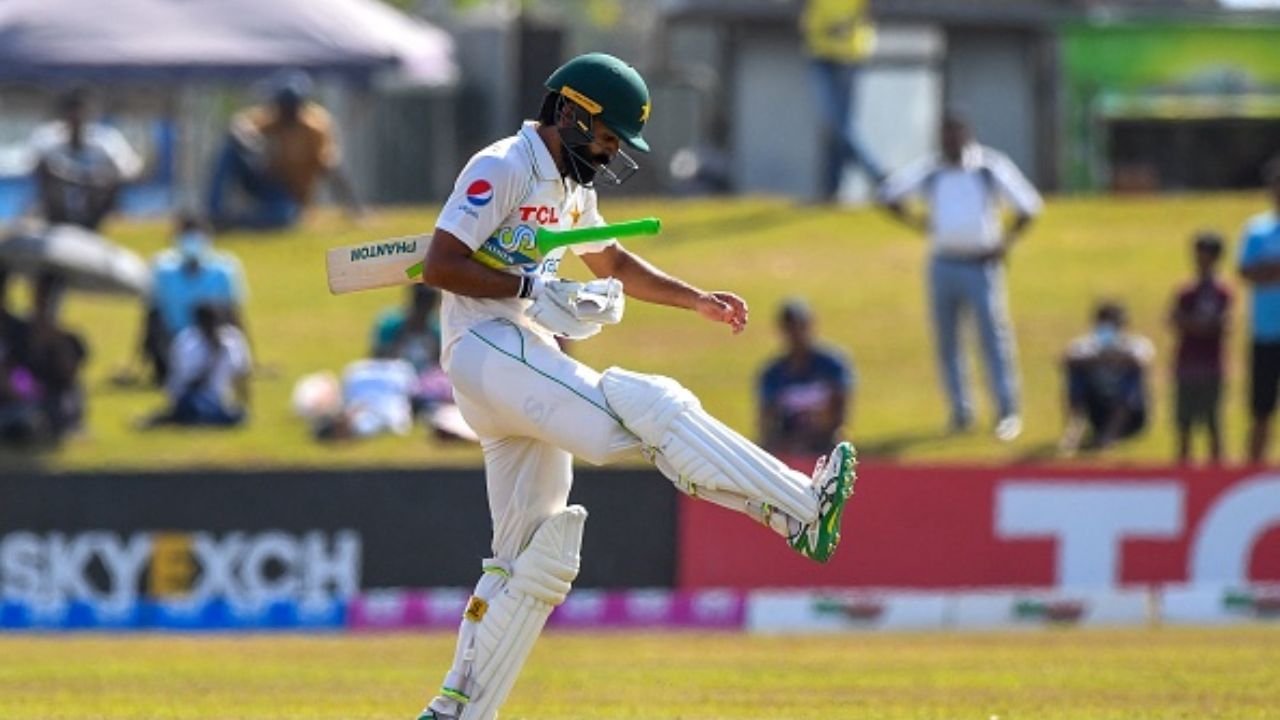 Pakistan Cricket : বিশ্বকাপের আগে বিপাকে পাকিস্তান, হঠাৎই দেশ ছাড়লেন সিনিয়র ক্রিকেটার!