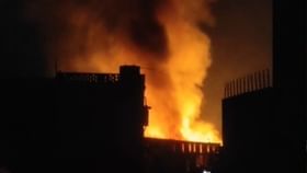 Fire at Chemical Godown: বানতলায় রাসায়নিক কারখানার গোডাউনে বিধ্বংসী আগুন Fire at Chemical Godown: বানতলায় রাসায়নিক কারখানার গোডাউনে বিধ্বংসী আগুন