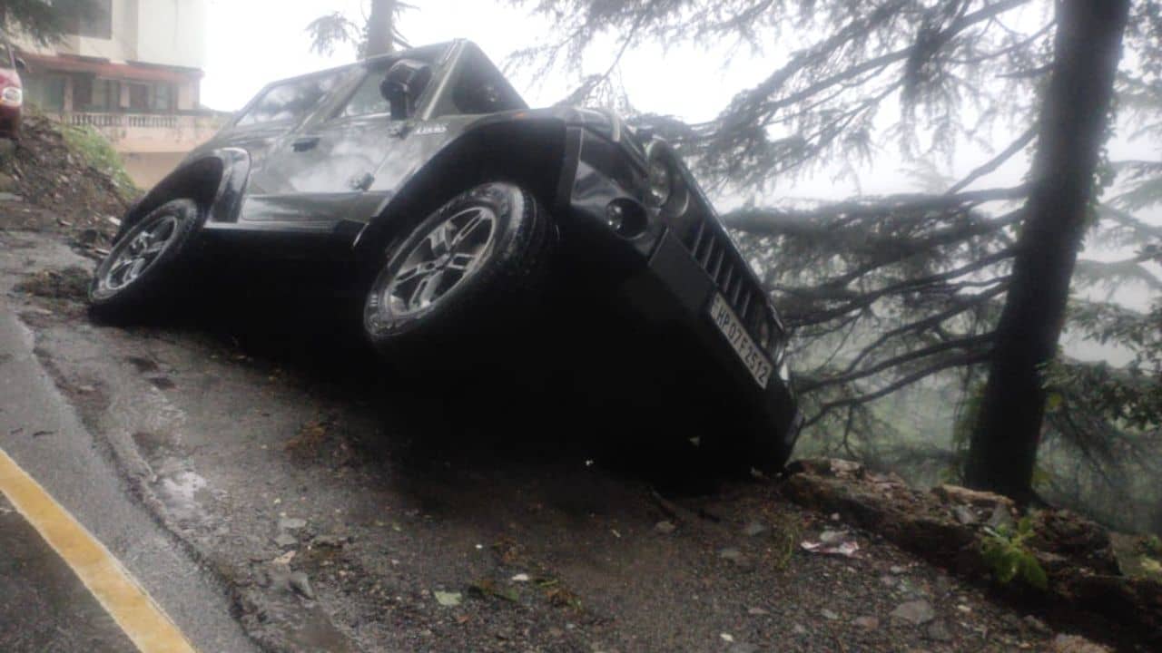 Red Alert in Himachal Pradesh: ফের মেঘ ভাঙা বৃষ্টি, ১০০০ কোটির ক্ষতি শুধু উত্তরাখণ্ডেই