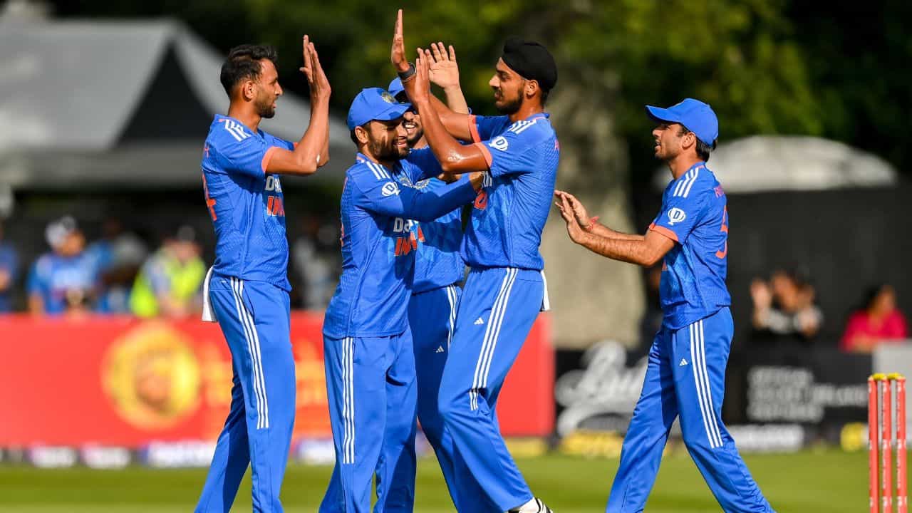 IND vs IRE 2023: আয়ার্ল্যান্ডে আরও একটা সিরিজ জয়, নেতৃত্বের অভিষেকে নজর কাড়লেন বুমরা IND vs IRE 2023: আয়ার্ল্যান্ডে আরও একটা সিরিজ জয়, নেতৃত্বের অভিষেকে নজর কাড়লেন বুমরা