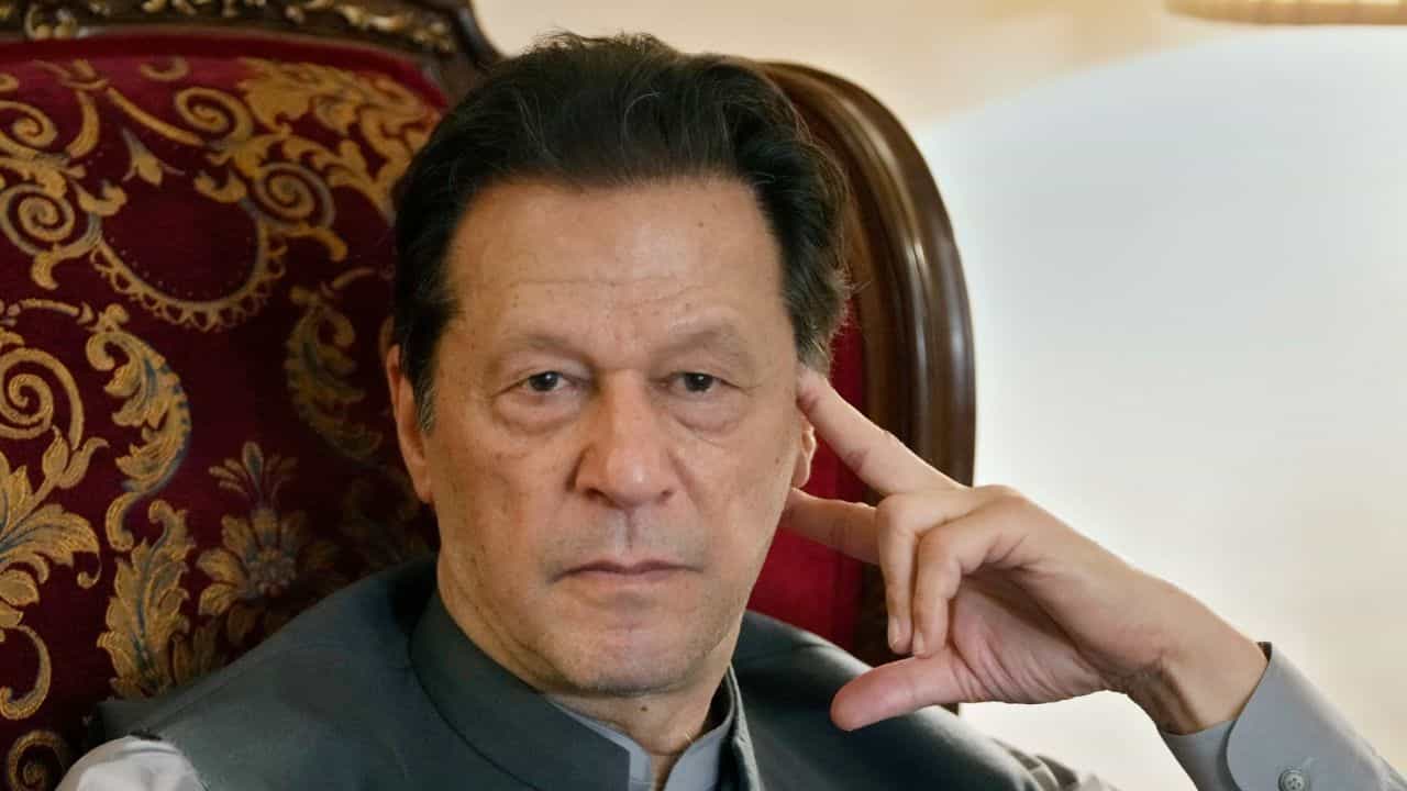 Imran Khan: ইমরান খানকে নির্বাচনী ময়দানে 'ব্রাত্য' করল পাক নির্বাচন কমিশন Imran Khan: ইমরান খানকে নির্বাচনী ময়দানে 'ব্রাত্য' করল পাক নির্বাচন কমিশন