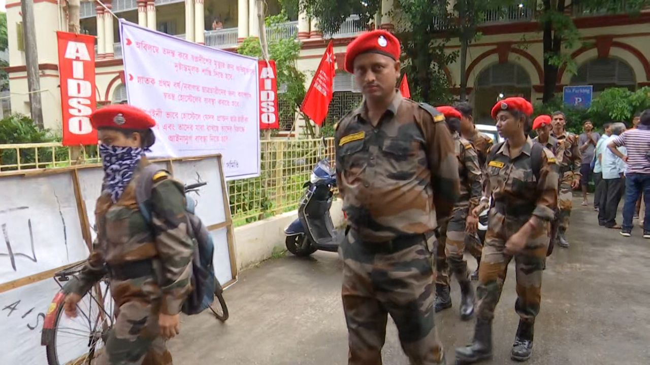 Jadavpur University: যাদবপুরে জলপাই পোশাকধারীদের 'কমান্ডার' সাদেকের কীর্তি শুনে স্তম্ভিত এলাকাবাসীরা