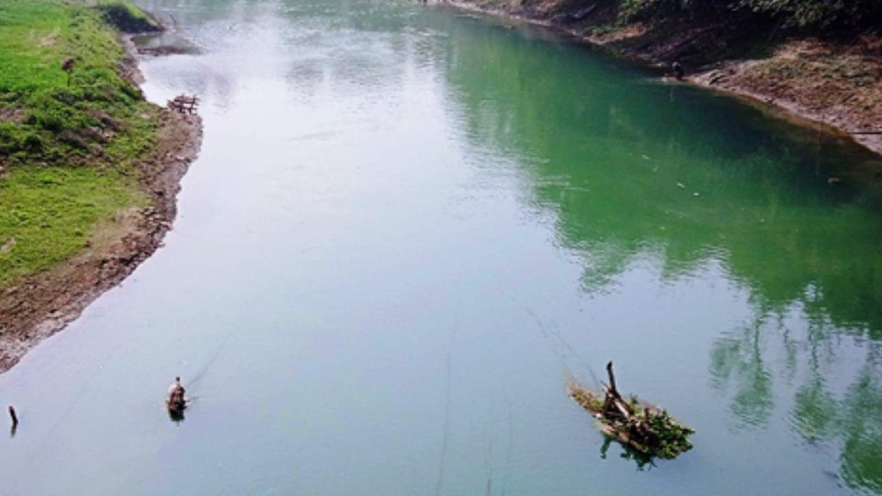 Flood Situation in North Bengal: জলস্তর কমছে তিস্তায়, উঠল লাল সতর্কতা, স্বস্তি নদীর দুই পারে