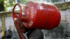 LPG price cut: 'ঐতিহাসিক পদক্ষেপ, রাখির উপহার', গ্যাসের দাম কমায় উচ্ছ্বসিত গেরুয়া শিবির LPG price cut: 'ঐতিহাসিক পদক্ষেপ, রাখির উপহার', গ্যাসের দাম কমায় উচ্ছ্বসিত গেরুয়া শিবির