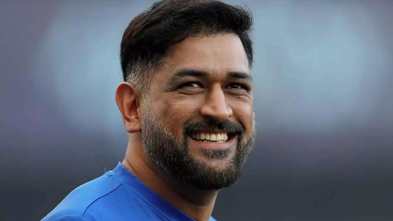 MS Dhoni: গুগল ম্যাপ নেই? ঠিকানা খুঁজতে পথচারী ভরসা 'ওল্ড স্কুল' ধোনির