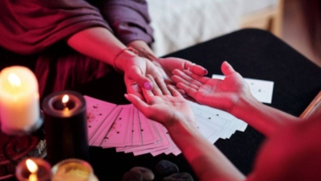 Palmistry: হাতের তালুতে এই চিহ্ন থাকলে আর অর্থের কোনও চিন্তাই নেই! সাফল্য আসবে প্রতি পদে পদে