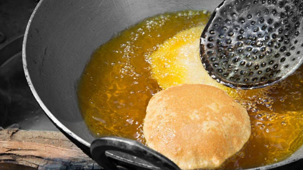 Refined Oil: এক মাসের জন্য সাদা তেলে তৈরি খাবার খাওয়া বন্ধ করে দিন, দেখুন কী হয় এরপর