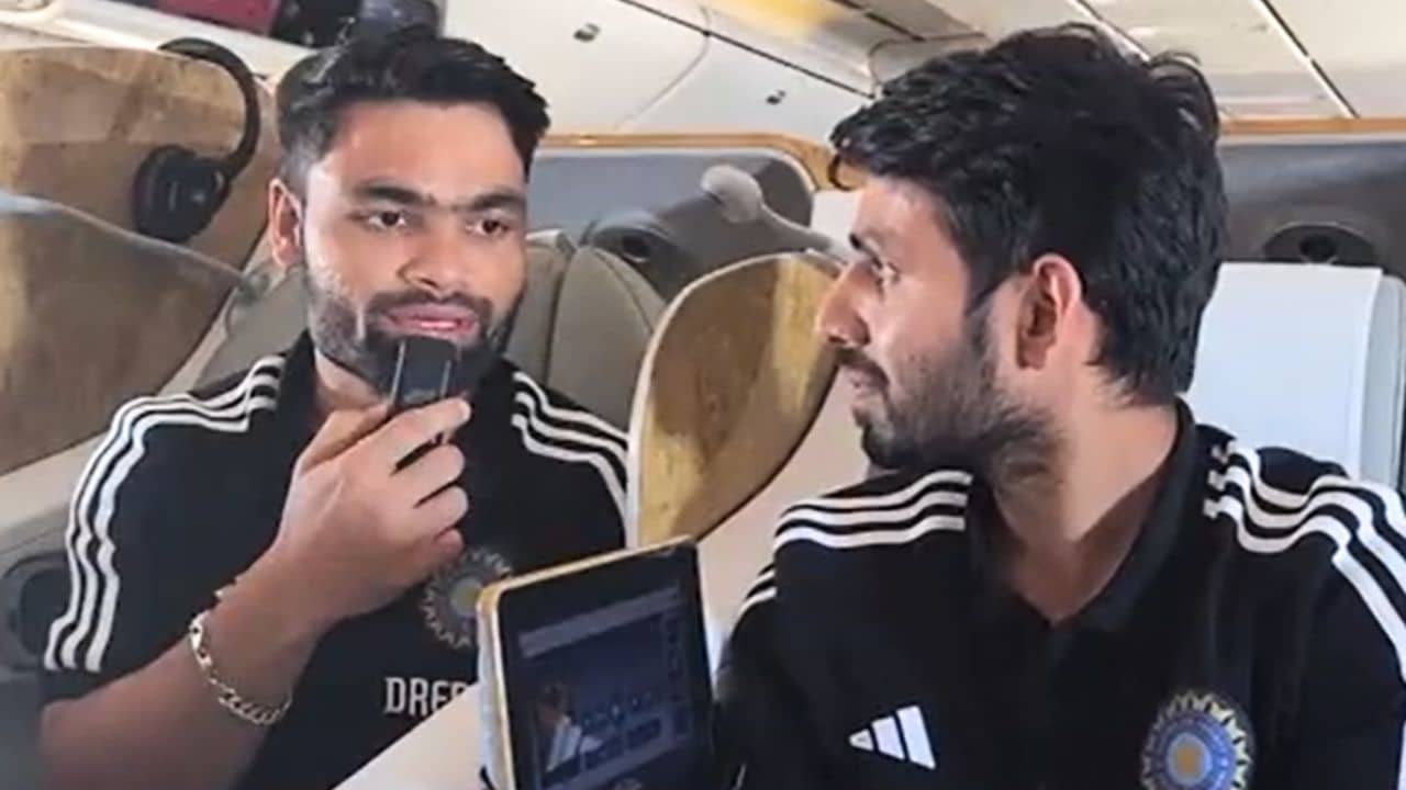 Rinku Singh : প্রথম বার বিজনেস ক্লাসে সফর, রিঙ্কু বললেন, ইংরেজিতেই যত ভয়