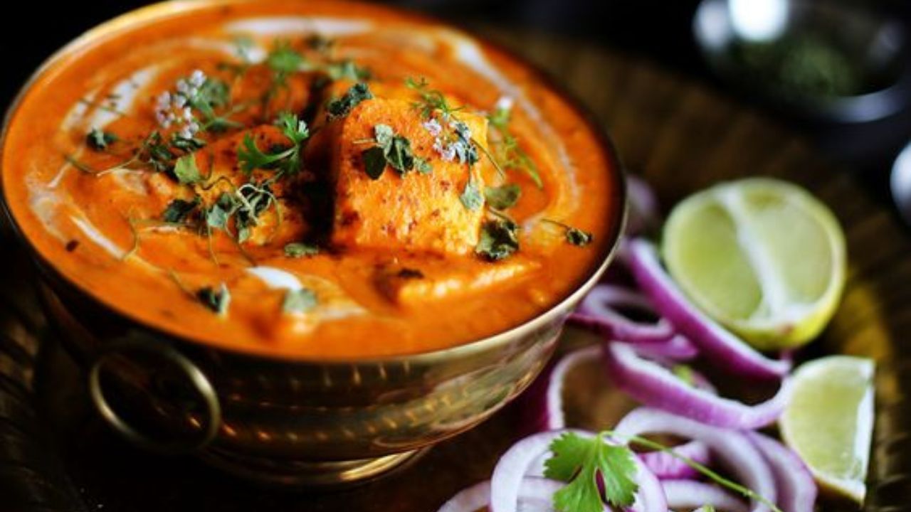 Shahi Paneer: নিরামিষের দিন আর নয় চিন্তা, বানিয়ে ফেলুন শাহী পনির, রইল রেসিপি