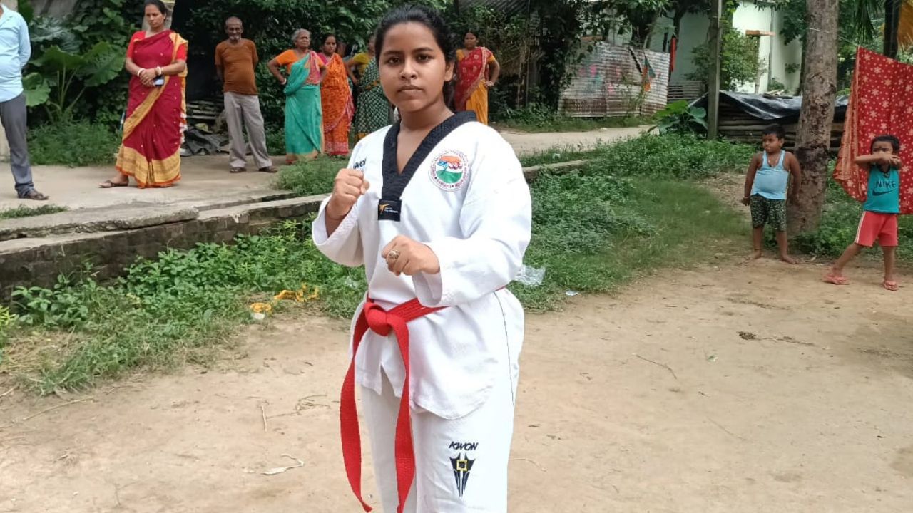 Taekwondo Mandira: রাজ্য ও জাতীয় চ্যাম্পিয়ন, মন্দিরার স্বপ্ন আন্তর্জাতিক পদক