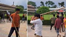 Coochbehar: TMCP-র গোষ্ঠীসংঘর্ষে উত্তেজনা শীতলকুচি কলেজে, বাঁশ দিয়ে মারধর, জেলা সভাপতিকে ঘিরে গো ব্যাক স্লোগান Coochbehar: TMCP-র গোষ্ঠীসংঘর্ষে উত্তেজনা শীতলকুচি কলেজে, বাঁশ দিয়ে মারধর, জেলা সভাপতিকে ঘিরে গো ব্যাক স্লোগান