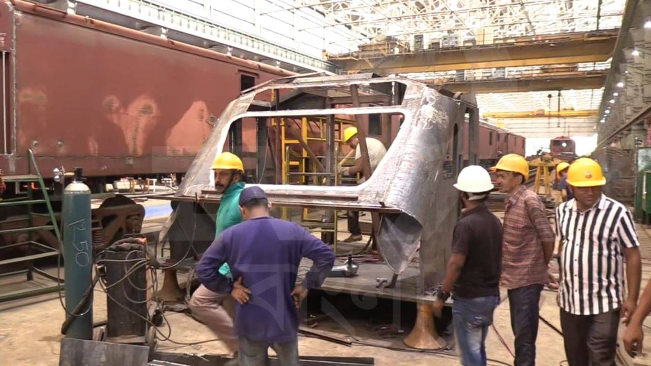 Vande Bharat Express: আসানসোলে পুরোদমে চলছে বন্দে ভারত-এর ইঞ্জিন তৈরির কাজ, থাকবে একাধিক নতুন ফিচার