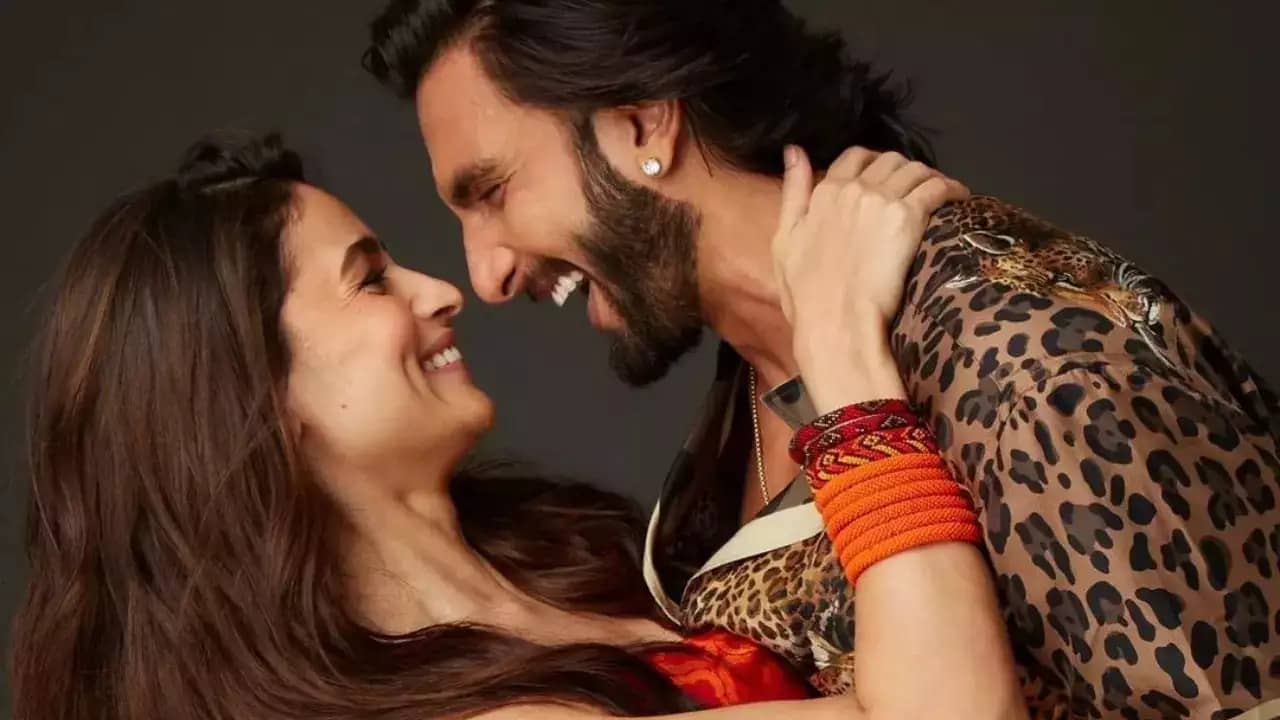 Alia-Ranveer: আলিয়া-রণবীরের সারপ্রাইজ় দেখে চমকে উঠল দর্শক, এ কী করলেন জুটি?