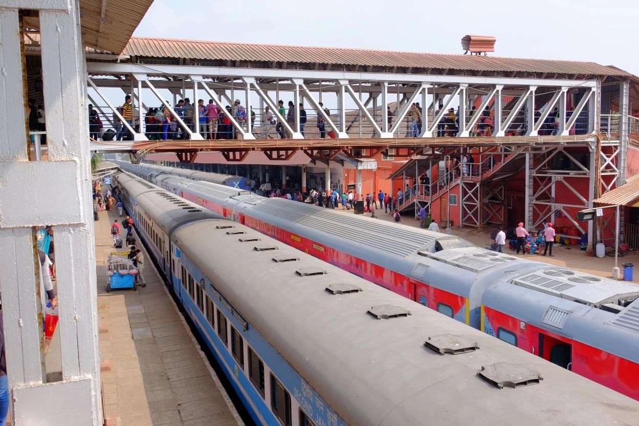 Indian Railway: আসানসোল একাই পাচ্ছে ৪৩২ কোটি, তারকেশ্বর ২৪! ভোল বদলাতে বাংলার কোন স্টেশনকে কত দিচ্ছেন প্রধানমন্ত্রী?