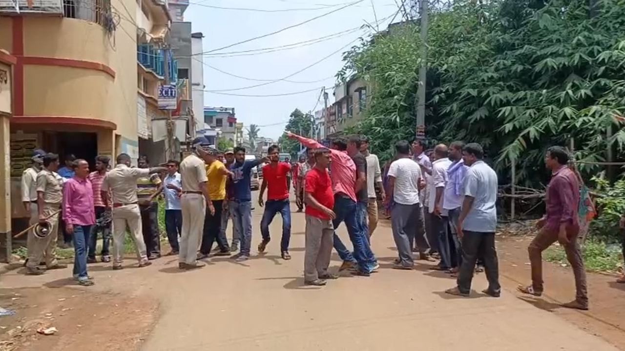 Paschim Madinipur Panchayat Board: কাগজ ছেঁড়ার পাল্টা মার!