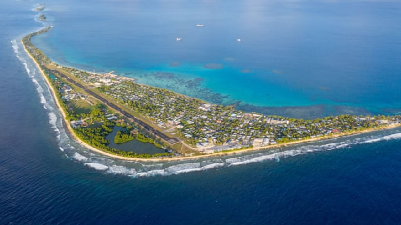 Tuvalu Island: সাগরজলে ডুবছে এই দেশ!