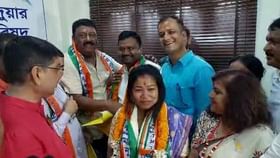 Alipurduar News: খাম খুলতেই হতবাক! Alipurduar News: খাম খুলতেই হতবাক!