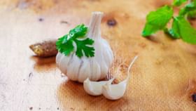 Side Effect of Garlic: রসুন প্রীতির বিপদ! Side Effect of Garlic: রসুন প্রীতির বিপদ!