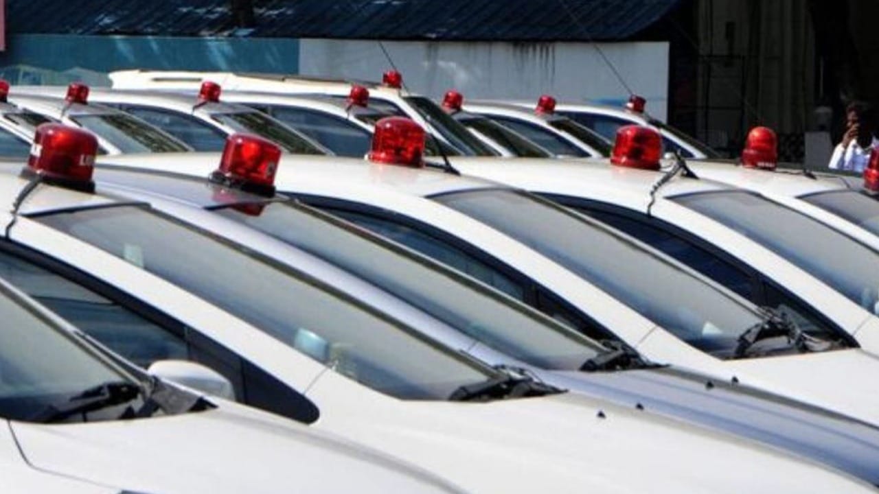VIP Car Siren এবার সাইরেনে সঙ্গীত Bengali News Nitin Gadkari