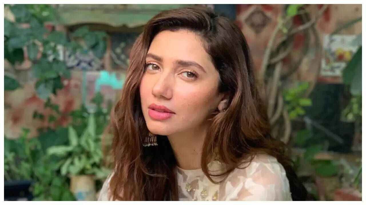 Mahira Khan: ভারতের বুকে নিষিদ্ধ হওয়ার পরই অসুস্থ মাহিরা, চলছে চিকিৎসা, কী হয়েছে অভিনেত্রীর?